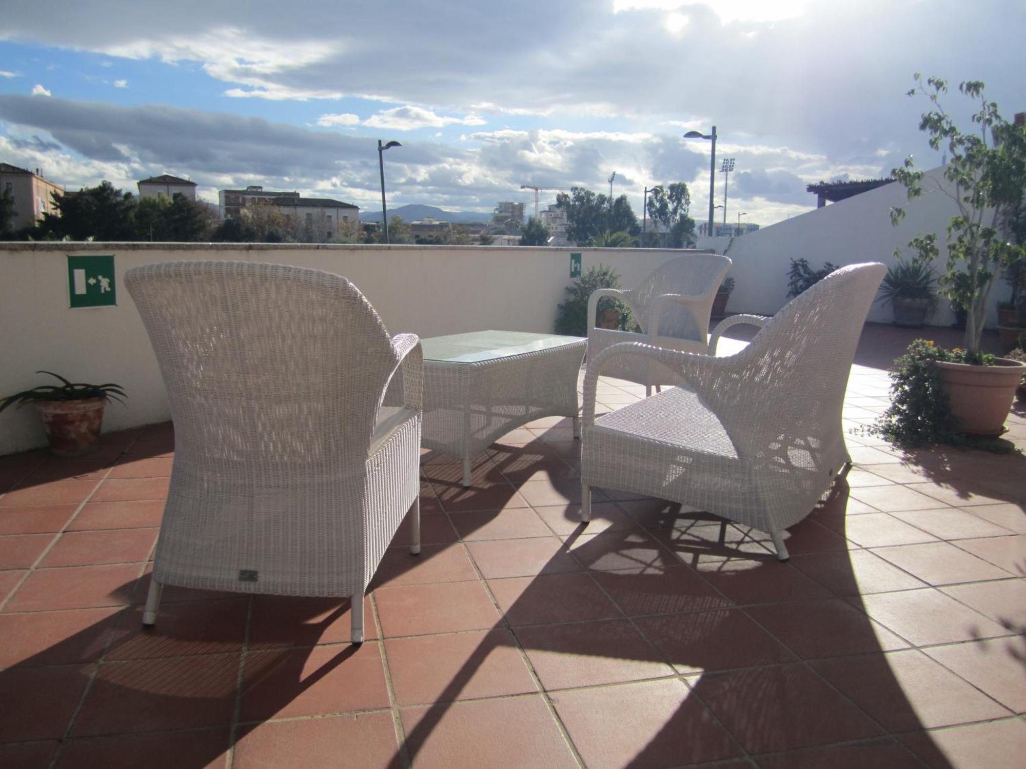 La Terrazza Guesthouse Olbia Ngoại thất bức ảnh